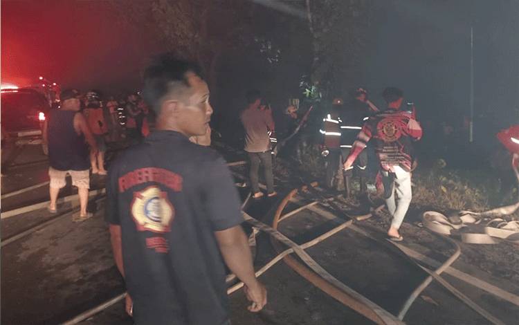 Kebakaran Rumah Sekaligus Warung Telan Kerugian Rp100 Juta Lebih