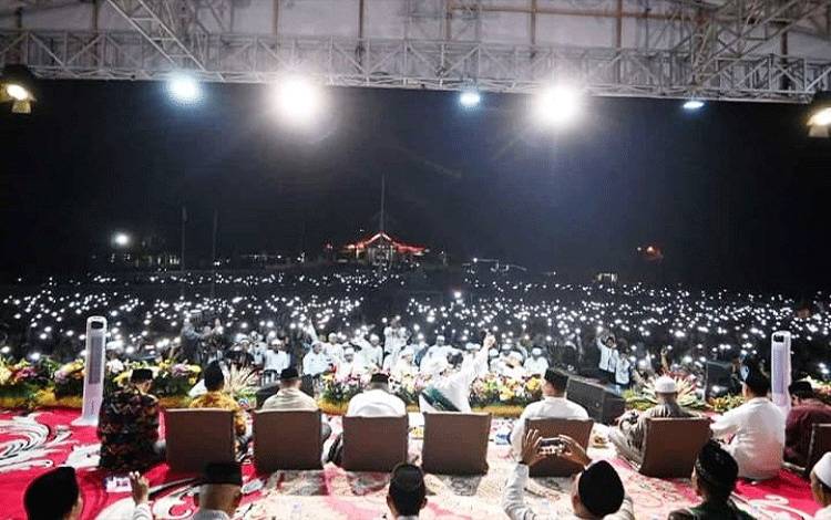 Ribuan Warga Lamandau Bersholawat Bersama Majelis AzZahir