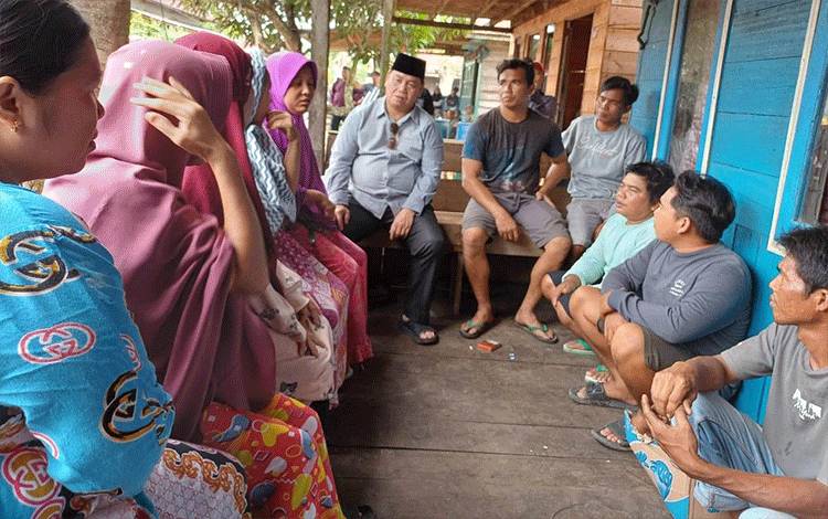 Bupati Kotim Instruksikan Dinas PUPR Siapkan Bantuan Pembangunan Rumah Korban Kebakaran di Kota Besi?