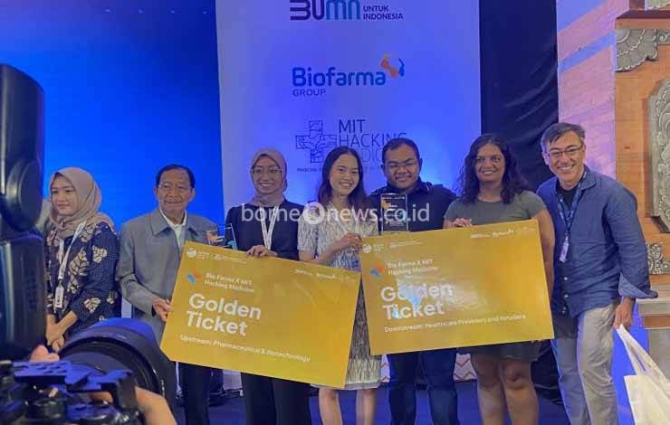 Anis Rohmasari dan Anggit Wignya Adi Prasati peraih golden ticket untuk Grand Final Hackathon di Boston, Amerika Serikat lewat Kompetisi Bio Farma x MIT Hacking Medicine, Badung, Bali, Minggu (27/8/2023). ANTARA/Ni Putu Putri Muliantari