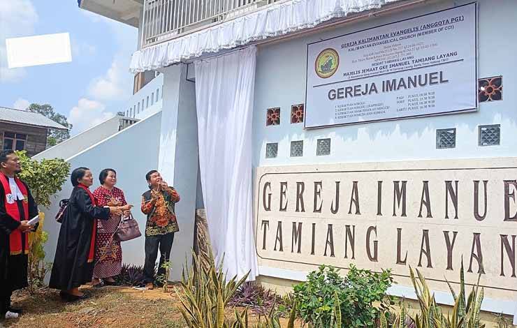 Bupati Barito Timur Resmikan Gedung Gereja Imanuel Tamiang Layang