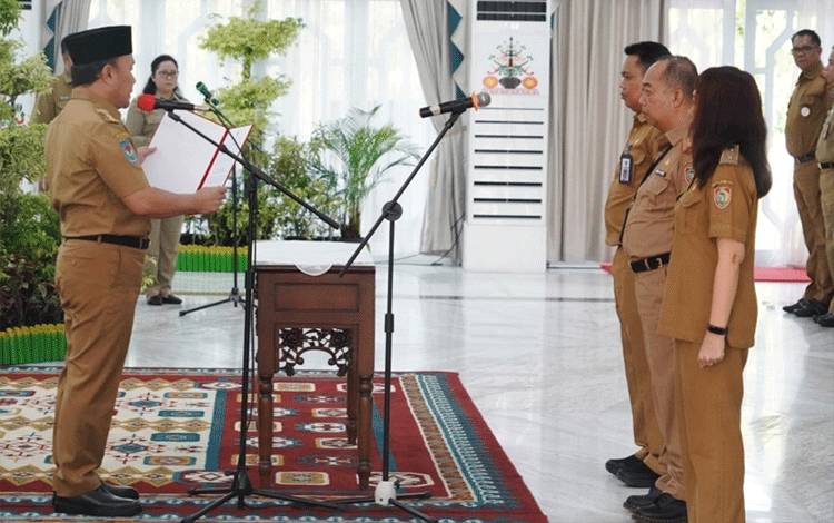 Gubernur Kalteng Lantik Lima Kepala Dinas