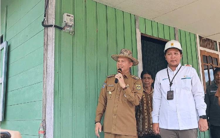 Masyarakat Desa Sangal Akhirnya Bisa Nikmati Listrik PLN