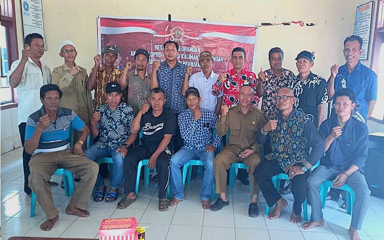 Masyarakat Sungai Bakau Harapkan Perhatian Pemprov Kalteng Tingkatkan Jalan Desa
