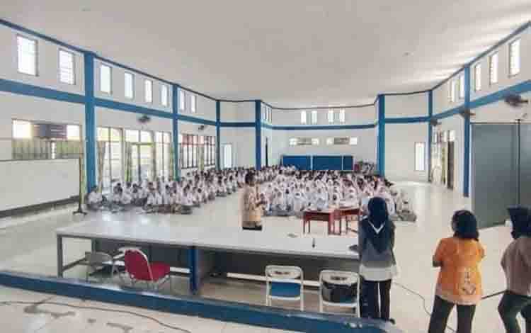 Siswa SMAN 5 Palangka Raya Ikuti Sosialisasi dan Pendampingan Pendaftaran UKBI