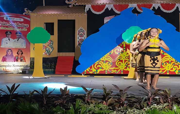 Pemprov Kalteng Adakan Pergelaran Seni Budaya Gempita Semangat Merah Putih