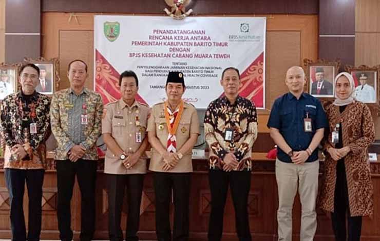 Penandatanganan Perjanjian Kerja Sama (PKS) tentang penyelenggaraan Jaminan Kesehatan Nasional (JKN) bagi warga Barito Timur dalam rangka Universal Health Coverage (UHC), Kamis, 31 Agustus 2023. (FOTO: IST)