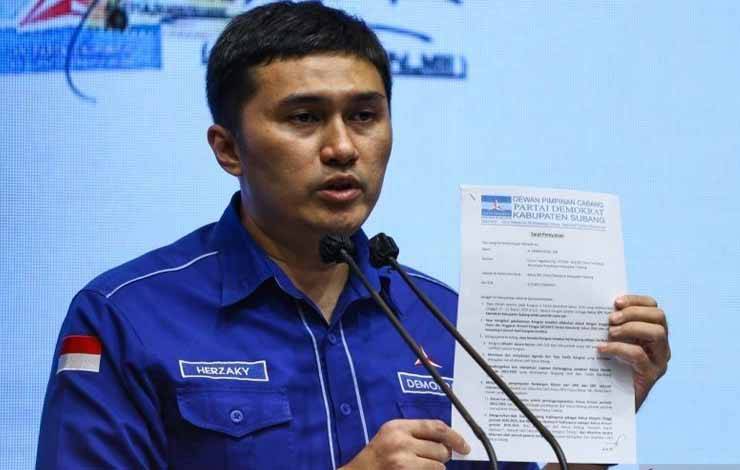 Kader Demokrat Copot Baliho Anies-AHY Selepas Kerja Sama PKB-NasDem