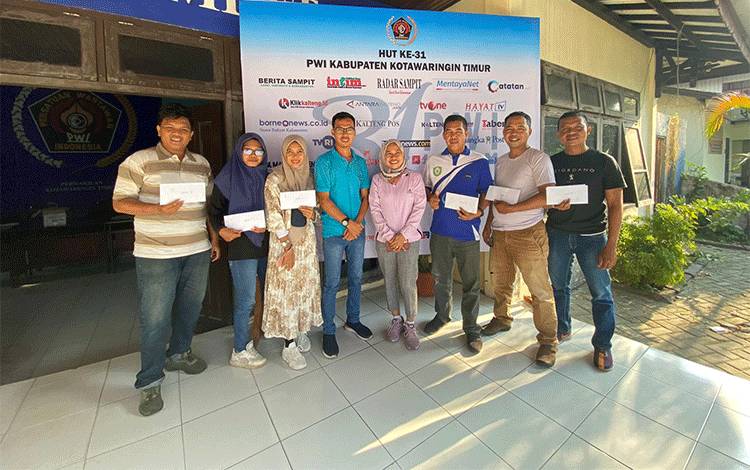 Juara Lomba Menulis Fature PWI Kotim Dapat Bonus dari Sekda