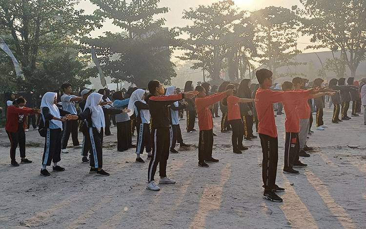 Senam Bersama Pelajar Menutup Edukasi Wisata Museum Disbudpar Kotim