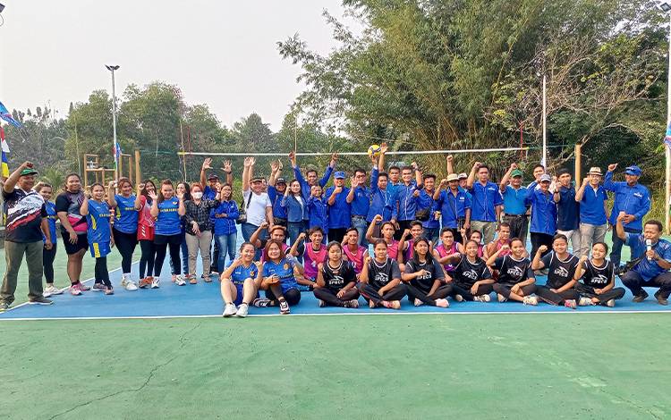 Ketua DPC Partai Demokrat Barito Timur Buka Turnamen Bola Voli AHY Cup 2023