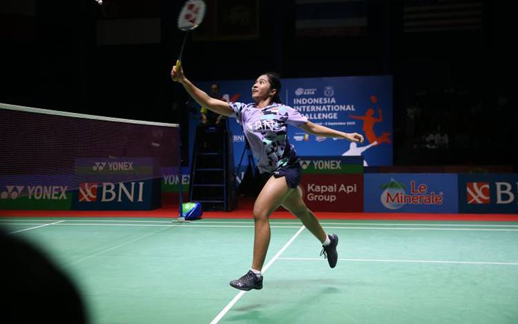 Ester Pertahankan Gelar Juara Indonesia International Challenge