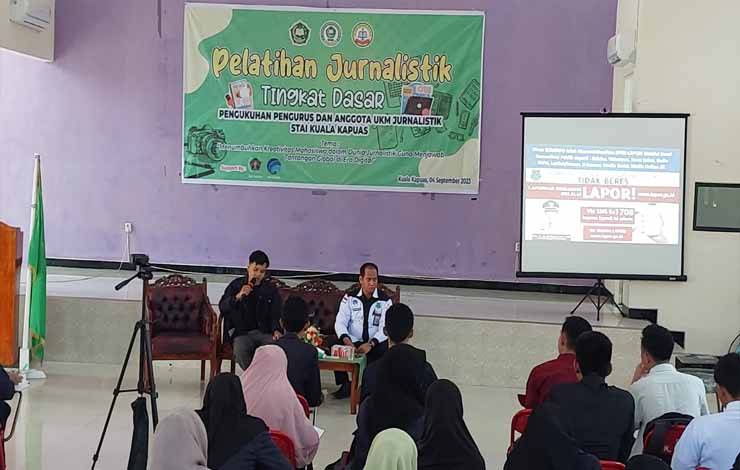 Mahasiswa STAI Kuala Kapuas Diberikan Pelatihan Jurnalistik Tingkat Dasar
