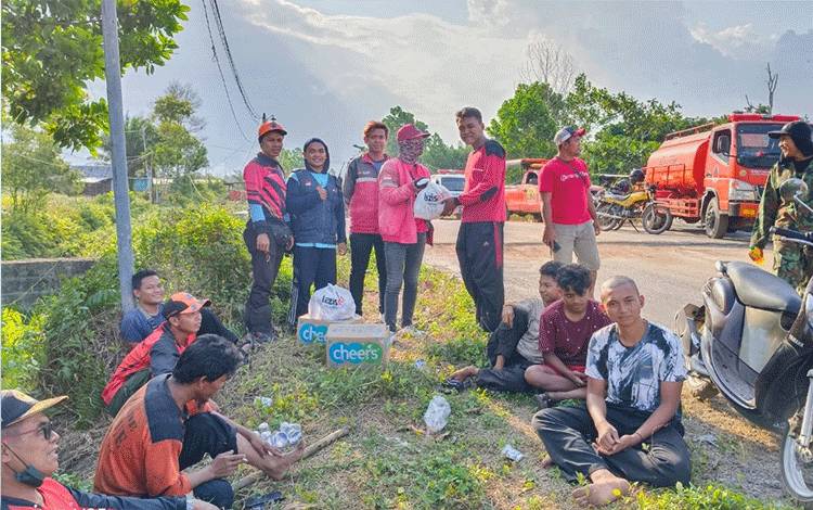 Dewan Apresiasi Petugas dan Masyarakat Bahu Membahu Melawan Kebakaran Lahan