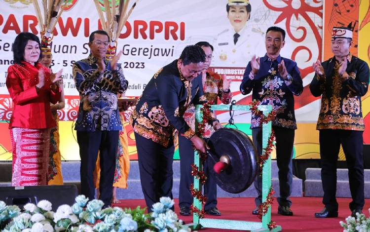 Wagub Kalteng Ingatkan Kebersamaan dan Keberagaman dalam Pesparawi Korpri  ?