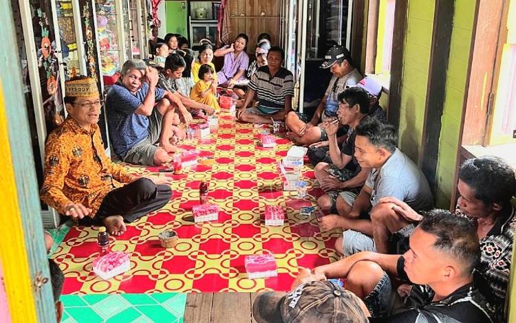 Pelaksanaan reses Anggota DPRD Kalteng, Yohannes Freddy Ering di Desa Henda, Kecamatan Jabiren, Kabupaten Pulpis dan menyerap aspirasi masyarakat. (FOTO: DOK RESES FREDDY ERING)