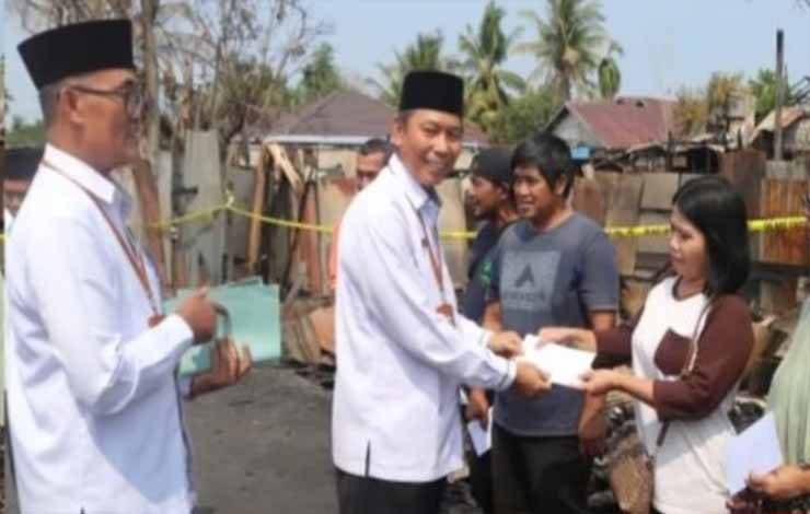 UPZ Kemenag Salurkan Bantuan Untuk Warga Terdampak Kebakaran Rumah di Jalan A Yani