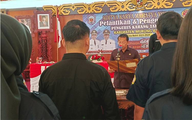 Kukuhkan Pengurus Karang Taruna, Ini Pesan Bupati Murung Raya