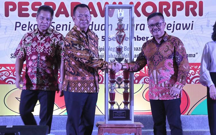 Tutup Pesparawi Korpri Kalteng, Herson Bangga dengan Kebersamaan ASN