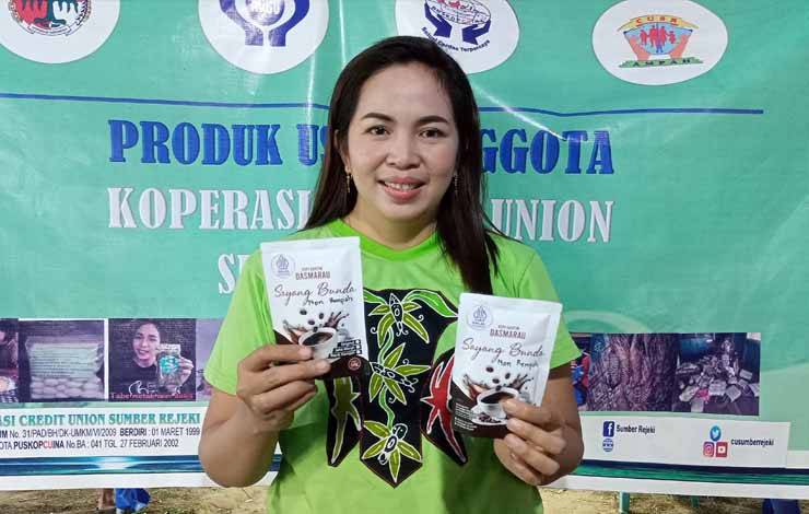 Cerita Hatriani dari Barito Timur Kembangkan Usaha Rumahan Kopi Dasmarau