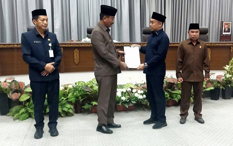 Fraksi DPRD Sampaikan Pandangan Umum terhadap Raperda Perubahan APBD 2023
