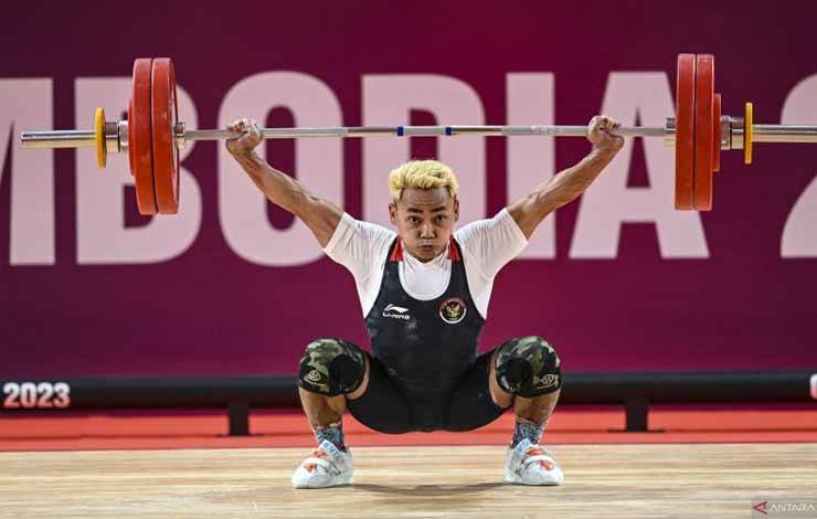 Eko Yuli Raih 2 Perak di Kejuaraan Dunia IWF 2023