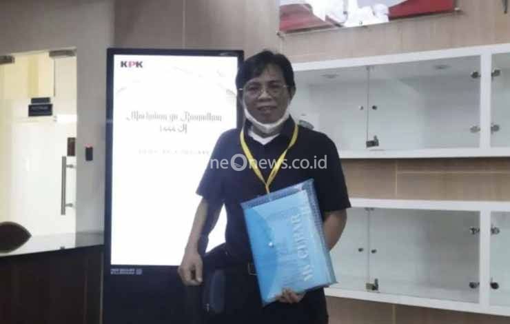 Ketua Forum Dosen UIN Suska Riau Irwandra saat melaporkan dugaan korupsi ke KPK RI beberapa bulan silam. ANTARA/Annisa Firdausi