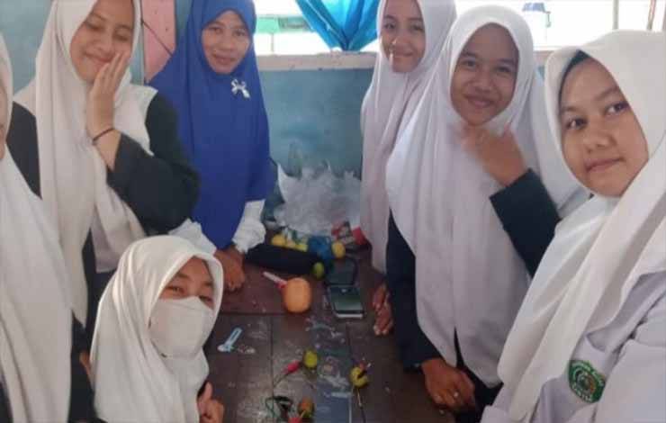 Kegiatan Praktikum akan Terus Warnai Proses Pendidikan di MAN Kapuat?