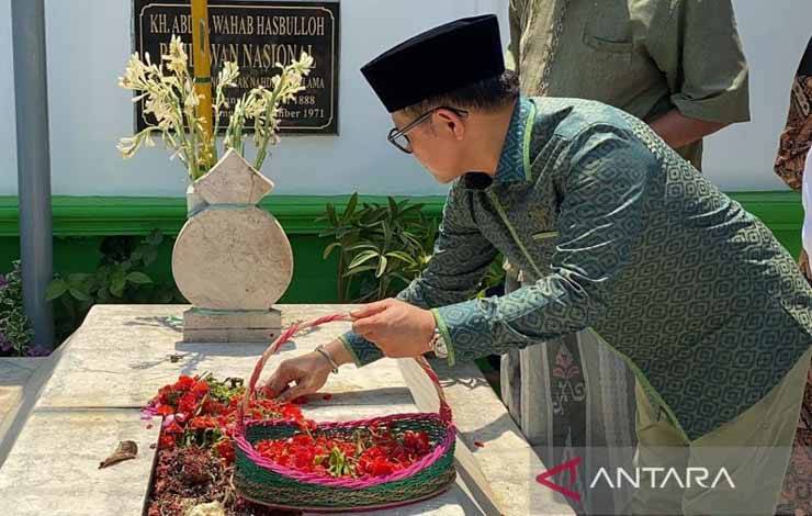 Ketua Umum PKB Ziarah Makam Pendiri NU di Jombang