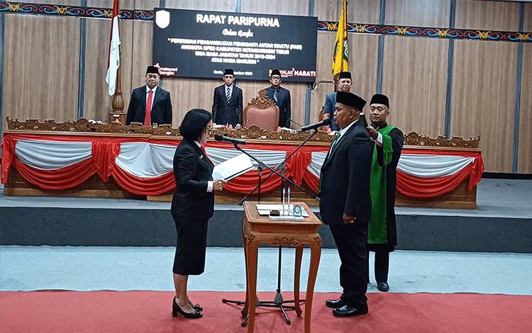Marudin Dilantik Sebagai PAW Anggota DPRD Kotim Gantikan Rambat