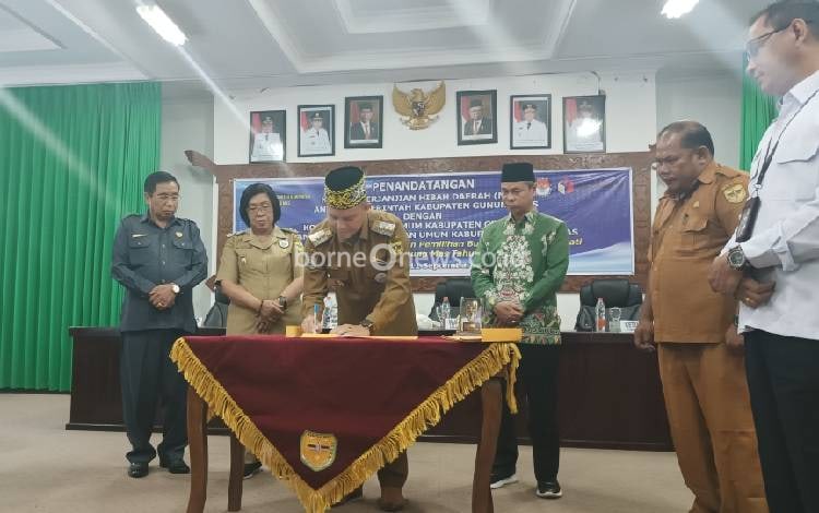 Bupati Gunung Mas TTD Naskah Perjanjian Hibah Daerah untuk Pilkada 2024