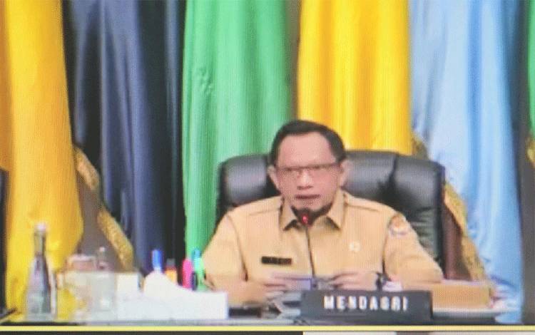 Menteri Dalam Negeri RI Tito Karnavian saat memimpin rakor terkait inflasi secara virtual. (FOTO/RIZAL)