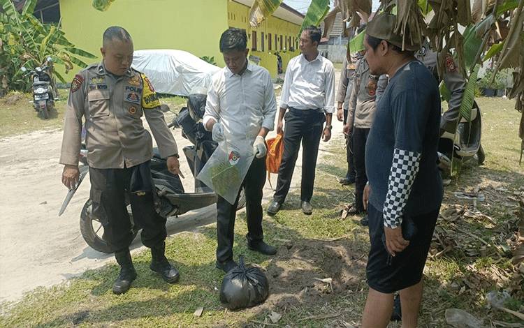 Babinkamtibmas Langkai Temukan Bingkisan Berisi Plasenta Bayi di Bawah Pohon Pisang