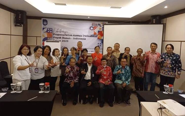 Kamus Dwibahasa Dayak Dusun-Indonesia Diharapkan Dapat Diterima Masyarakat