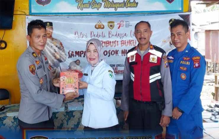 Peduli Budaya Literasi, Polres Kapuas Distribusi Ribuan Buku Baca Sampai Pelosok
