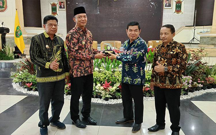 Bupati Barito Timur Sambut Kunjungan Rombongan Pemkab Sukamara