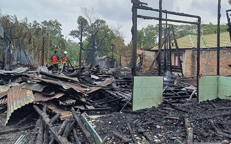 Sempat Terdengar Ledakan Sebelum Terbakarnya Rumah Warga di Sampit