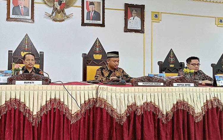 Fraksi Nasdem Pertanyakan Kenapa Pemkab Tidak Mengizinkan Alfamart dan Indomaret Masuk Barito Timur