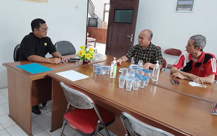 Wartawan Kristen PWI Kalteng Berbagi untuk Jemaat GKE Panenga yang Jadi Korban Kebakaran