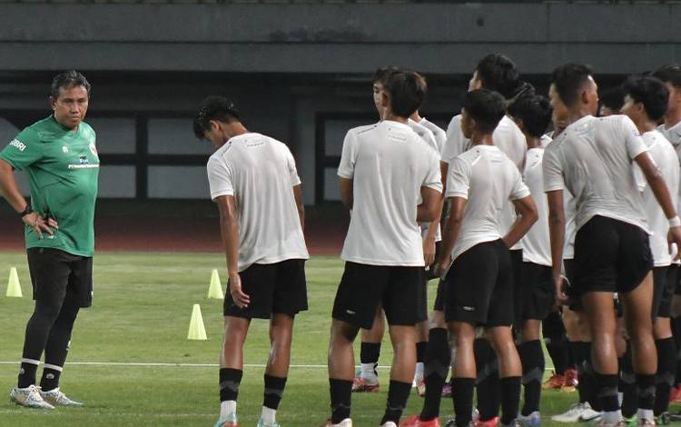 Bima Sakti Optimistis Timnas Indonesia U-17 Mampu Lolos ke 16 Besar