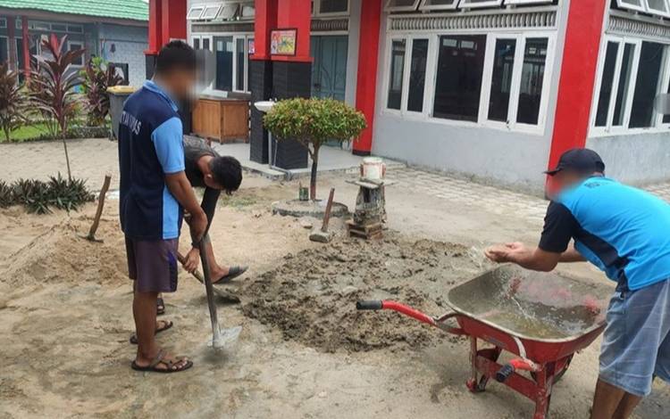 Rutan Kapuas Kembali Bekali WBP Dengan Keterampilan Bikin Batako?