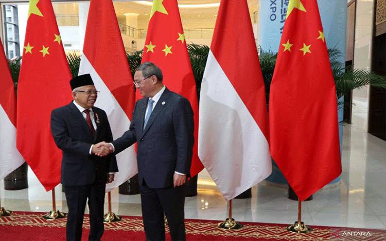 Wapres Ma'ruf Bicarakan Kereta Cepat Hingga Mobil Listrik dengan PM Li
