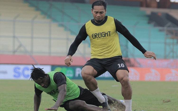 Coach Jafri Sastra Tekankan Semangat Militan Lawan PSBS Biak