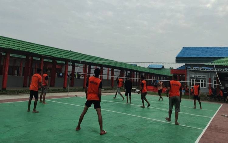 WBP Rutan Kapuas Main Voli Mengisi Waktu dan Jaga Kebugaran Tubuh