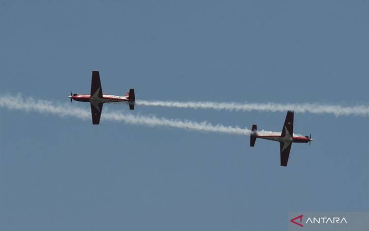Pesawat Aerobatik Angkatan Udara Italia Jatuh Usai Lepas Landas