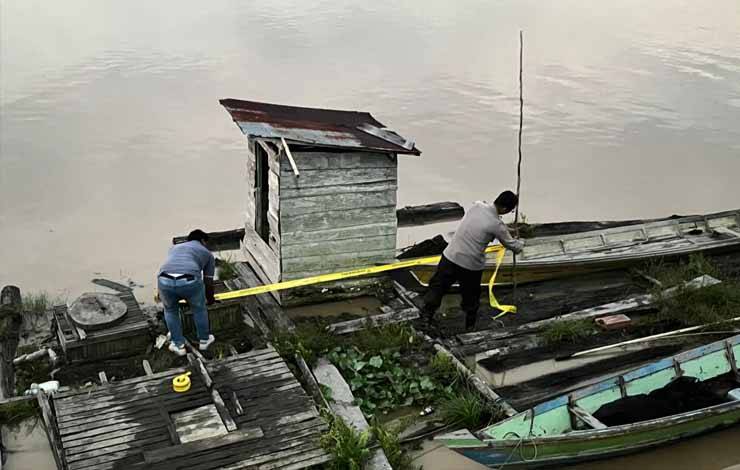 Kuras Air di Perahu, Warga Tangkiling Temukan Orok Mengapung