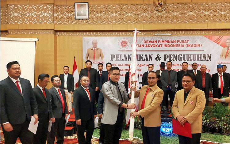 Adardam Achyar Resmi Lantik Enam Ketua DPC Ikadin di Kalteng