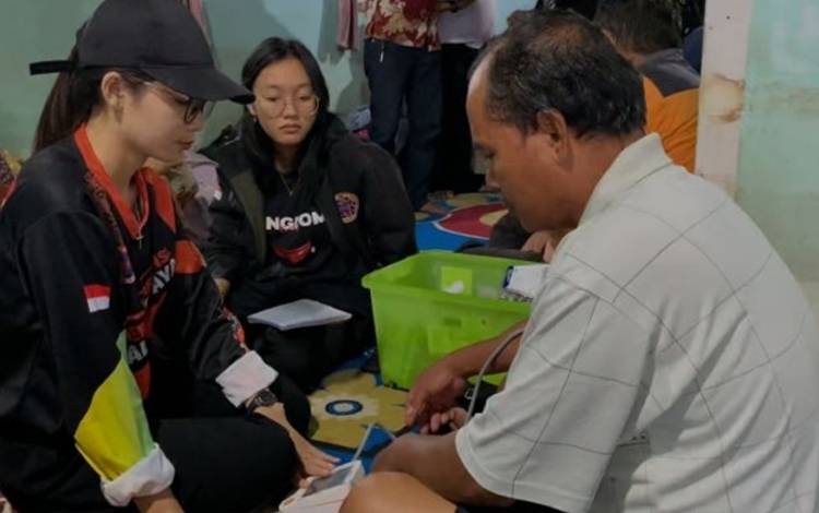 Tim ERP Cek Kesehatan Warga Terdampak Kebakaran di Mendawai
