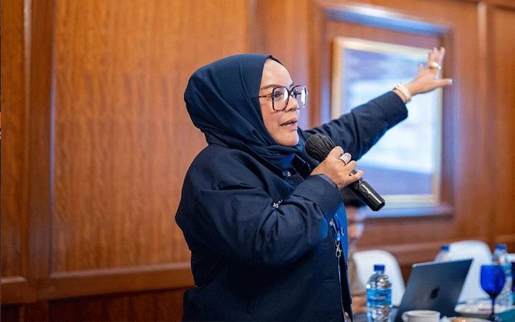 Wakil Ketua III DPRD Provinsi Kalteng Faridawaty Darland Atjeh (Foto: Humas NasDem Kalteng)