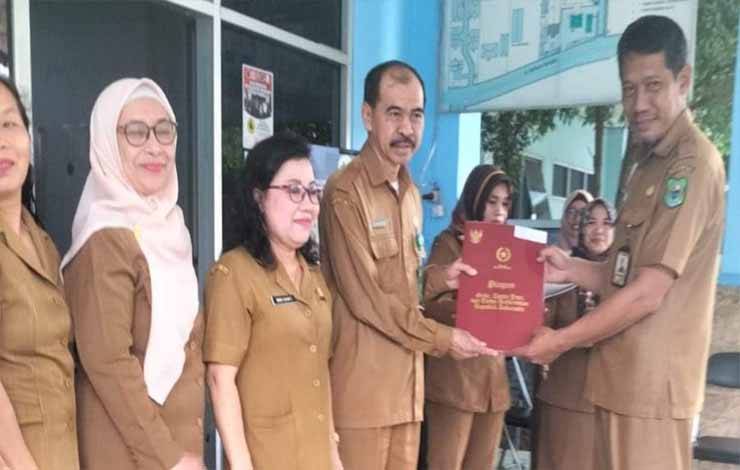 Sejumlah Pegawai RSUD Kapuas Terima Tanda Kehormatan Satyalencana Karya Satya?